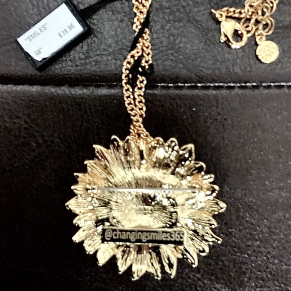 SMILES necklace-brooch - Picture 2 of 3